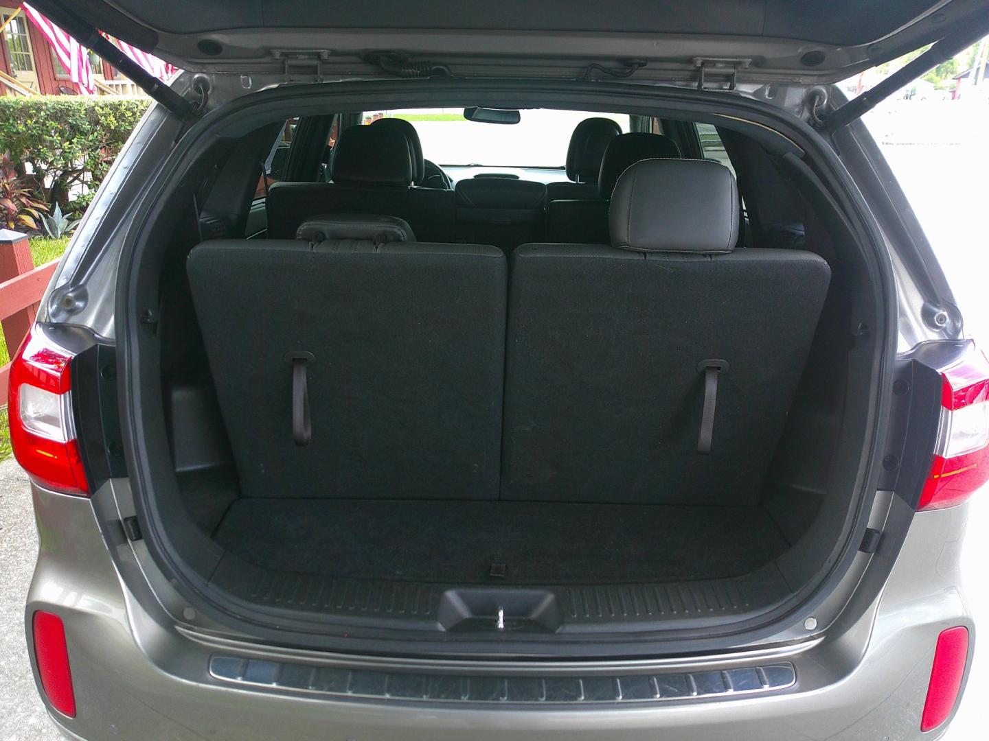 2015 GRAY KIA SORENTO LIMITED; SX (5XYKW4A74FG) , located at 390 Hansen Avenue, Orange Park, FL, 32065, (904) 276-7933, 30.130497, -81.787529 - Photo#6